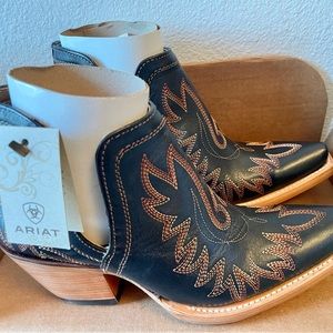 ARIAT women boots size 6.5